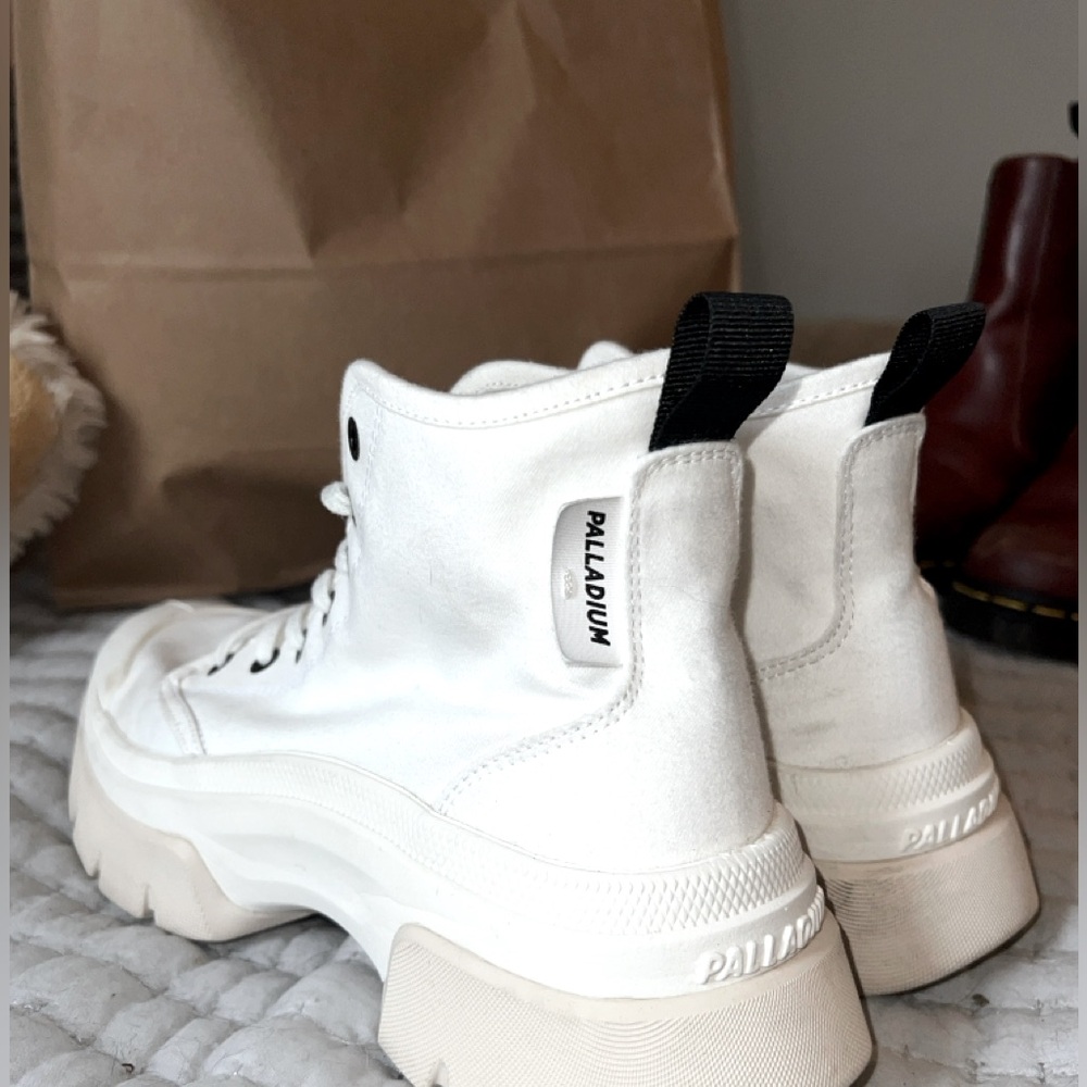Size 7 White Palladium Boots! Barely Worn!